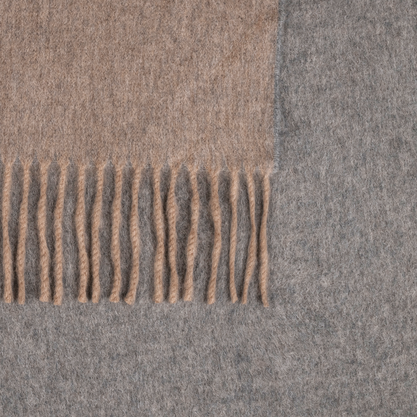 Matouk Paley Throw - Flannel Grey/Natural