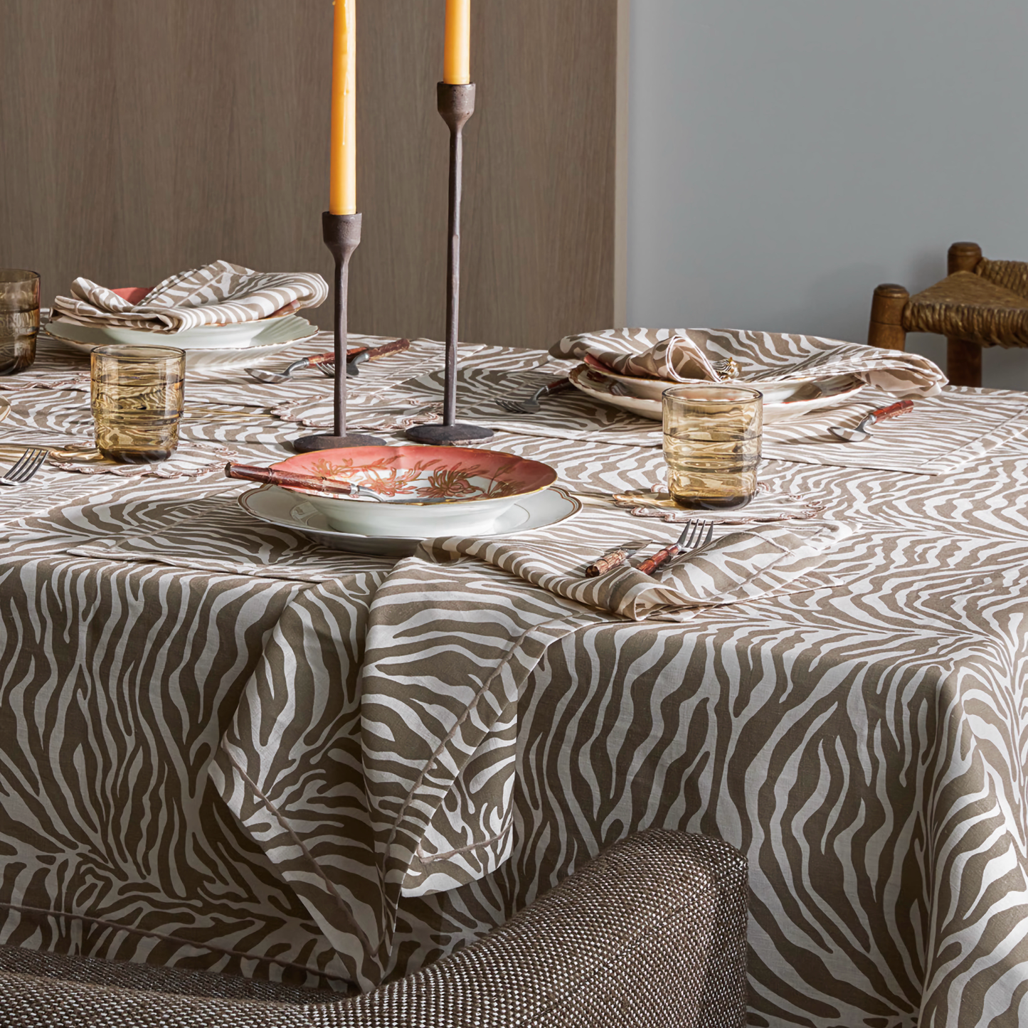 Matouk Schumacher Regine Table Linens - Coconut