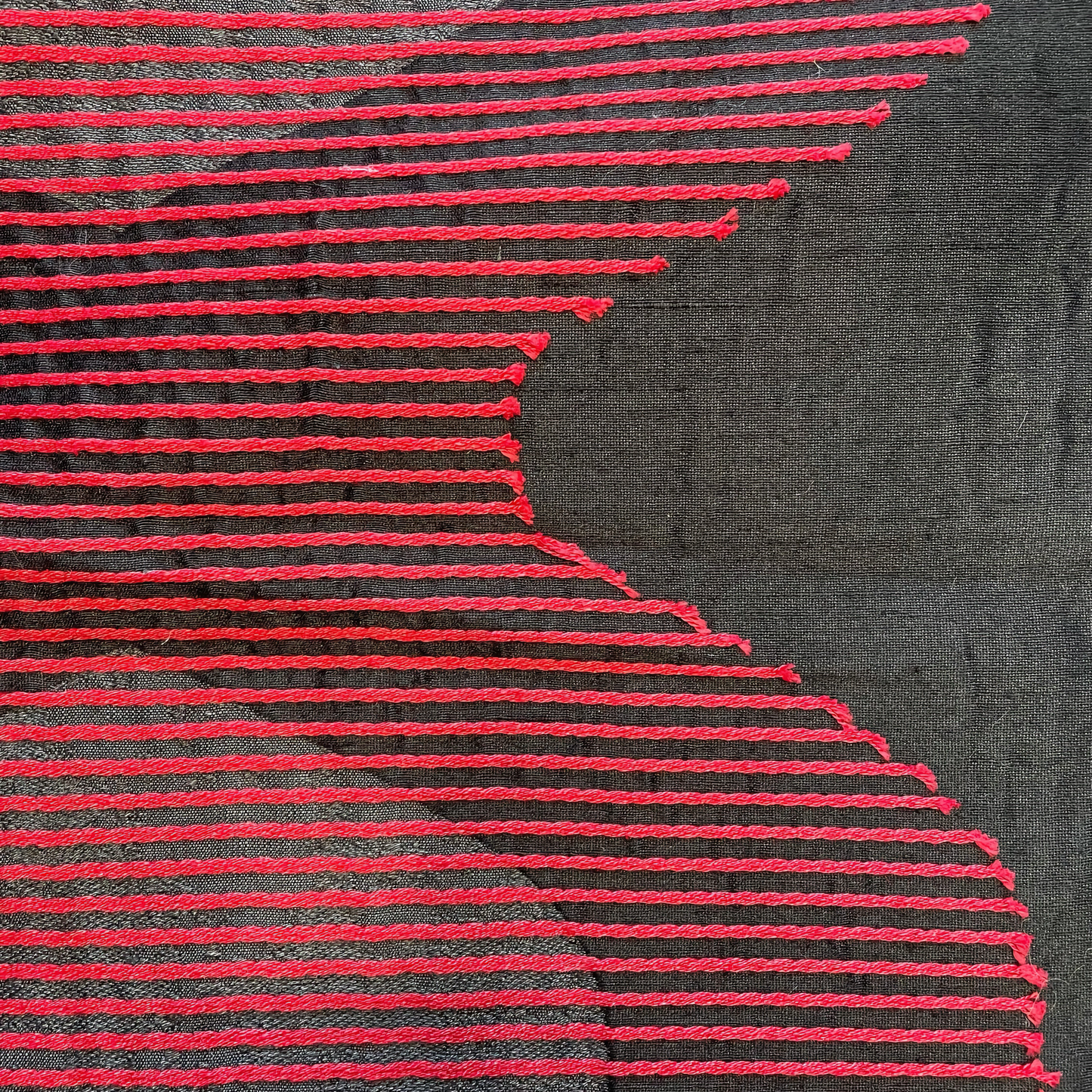 The Met x Ann Gish Lantern Bedding - Black/Red