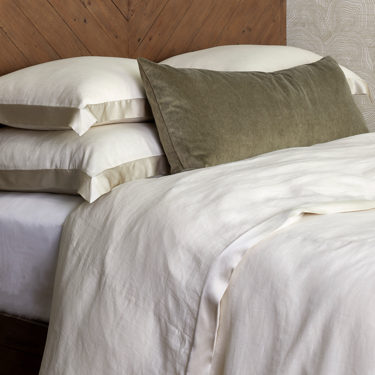 The Met x Ann Gish Lover's Kimono Duvet Cover and Sham - Silver