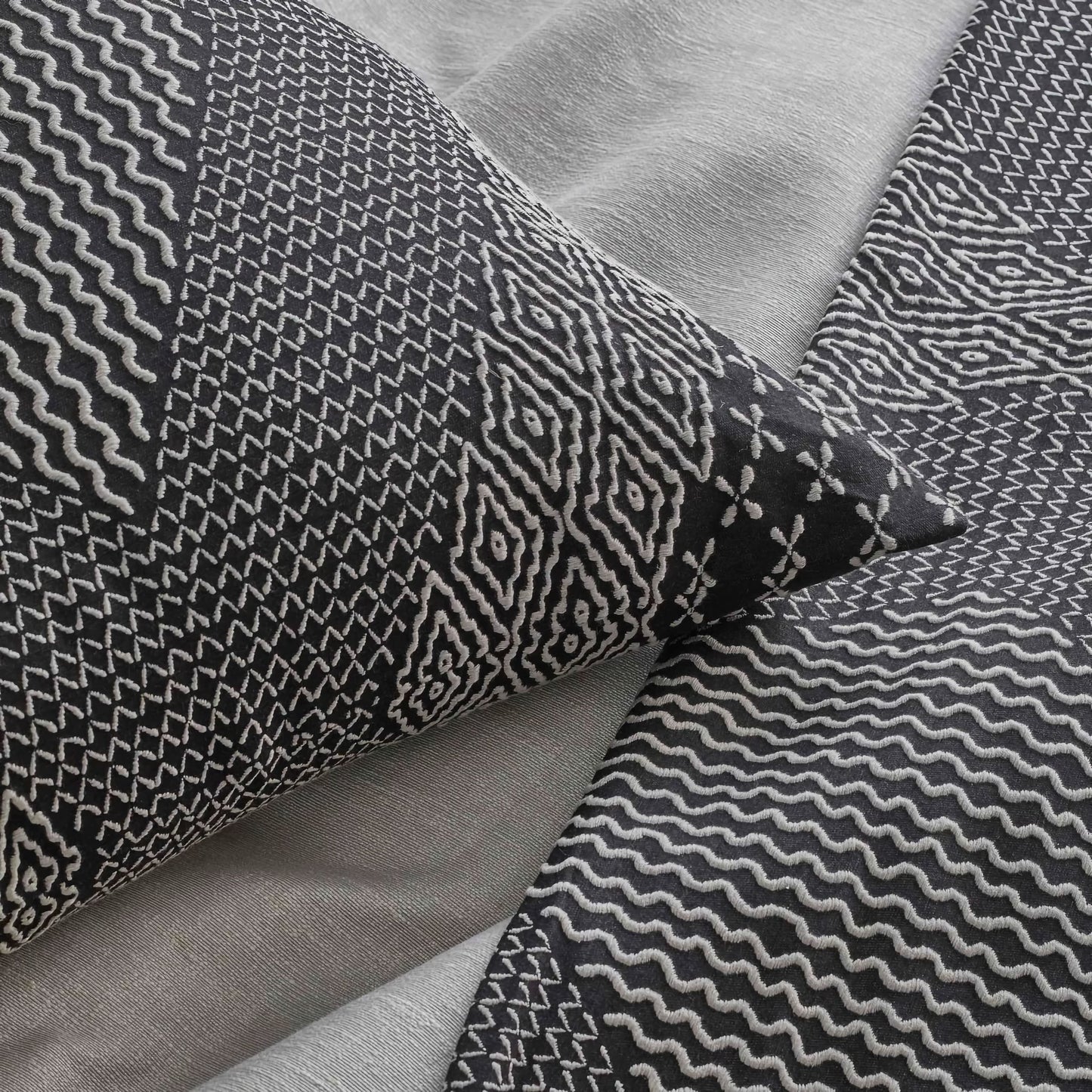 The Met x Ann Gish Sashiko Hishi-Moyo Duvet Cover and Decorative Pillow - Charcoal